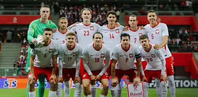 Polónia empata na estreia com dragões e águia no onze
